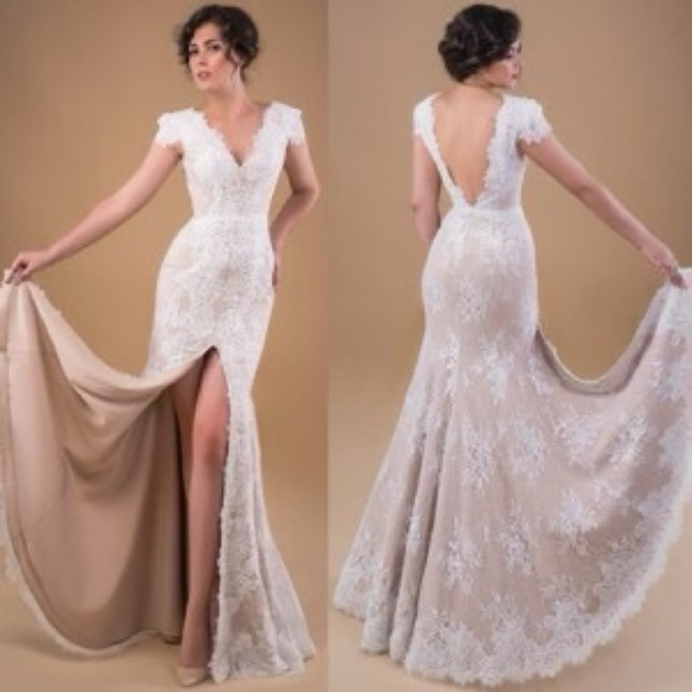 Elegant Lace Evening Gown